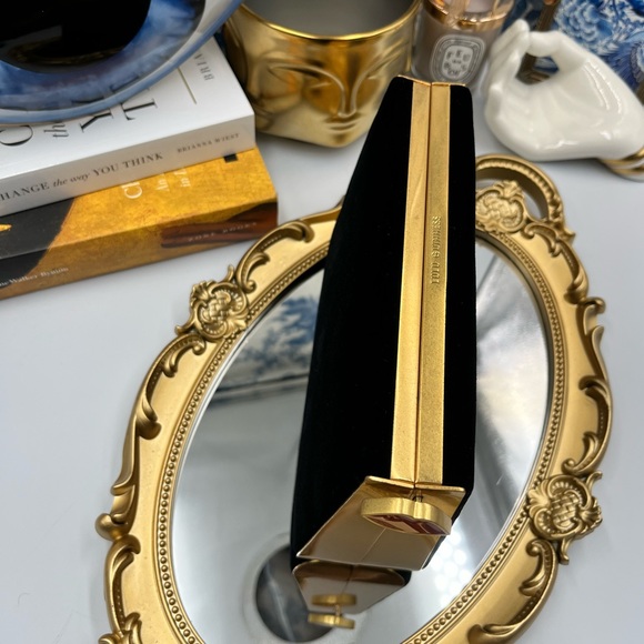 🆕 LULU GUINNESS 🧿 BNWOT Black Velvet Karlie Clutch Bag Lip Closure - Picture 5 of 13